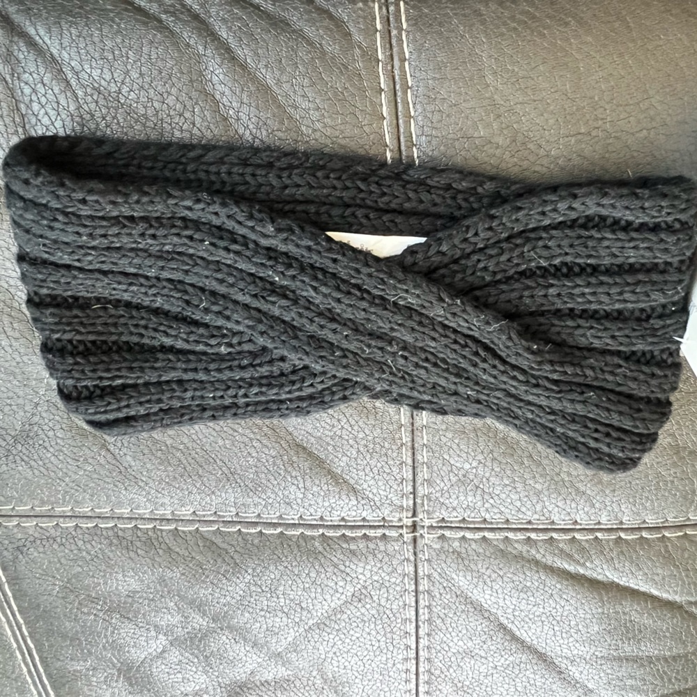 Ribbed twisted headband ear warmer black